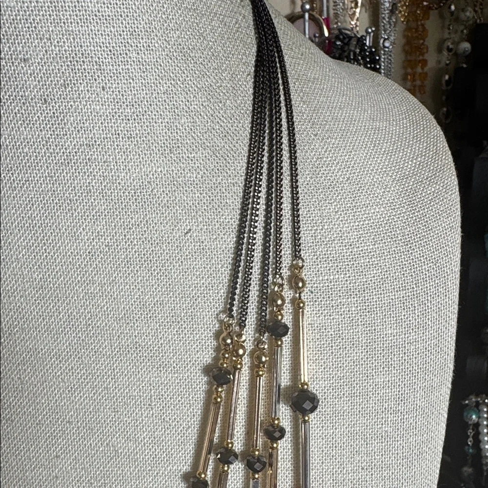 Red and Black Layered Faceted Glass Beaded Necklace - Picture 3 of 4